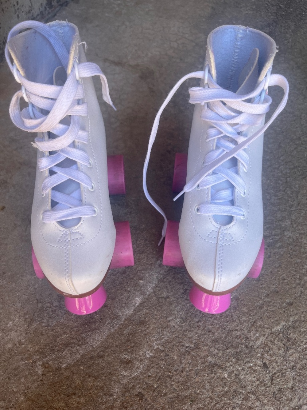 Girls white roller skate